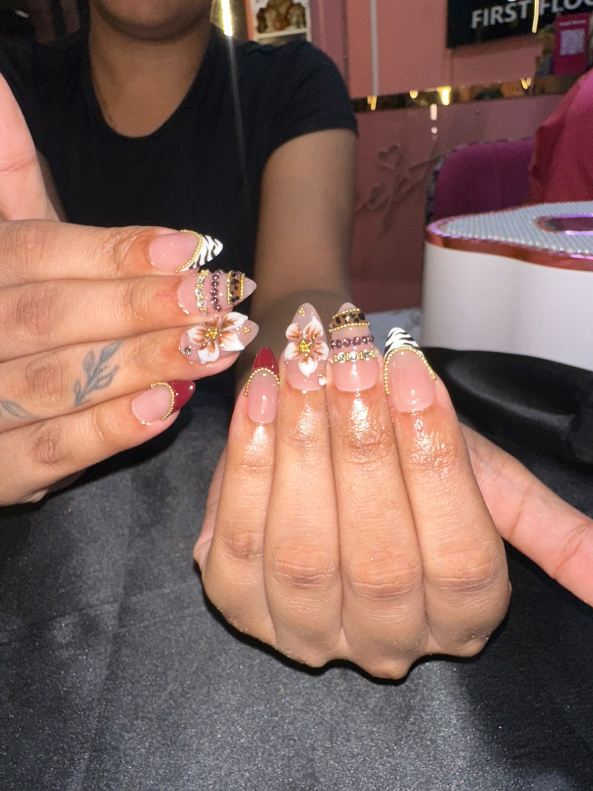 Glitter diamond nail art